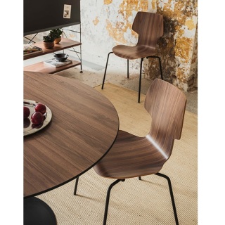 mobles114-gracia-stackable-chairs-massana-tremoleda-loc-tif-n002