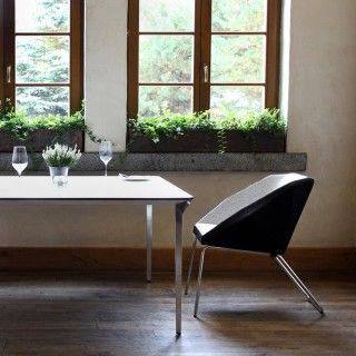 vank-four-rectangular-table-timanti-chairs-restaurant-arrangement-1