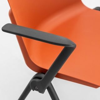 vank-chair-open-armrest